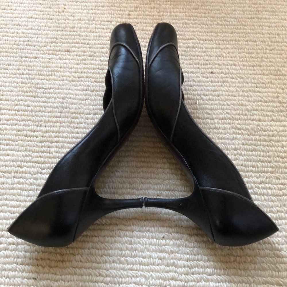Ferragamo Heel w Contrast Piping - Picture 2 of 7